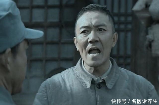 日军|李云龙伏击日军，却发现日军都穿皮鞋，立即下令撤退，战士搞不懂