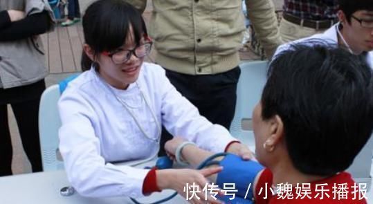 高血压患者|医生提醒：有高血压之后，这些动作最好别做了，容易导致危险