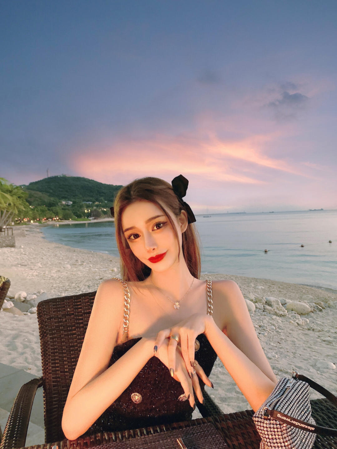 海边|海边日落女神范, 姐姐优雅端庄高冷温柔, 日落和美女更配哦