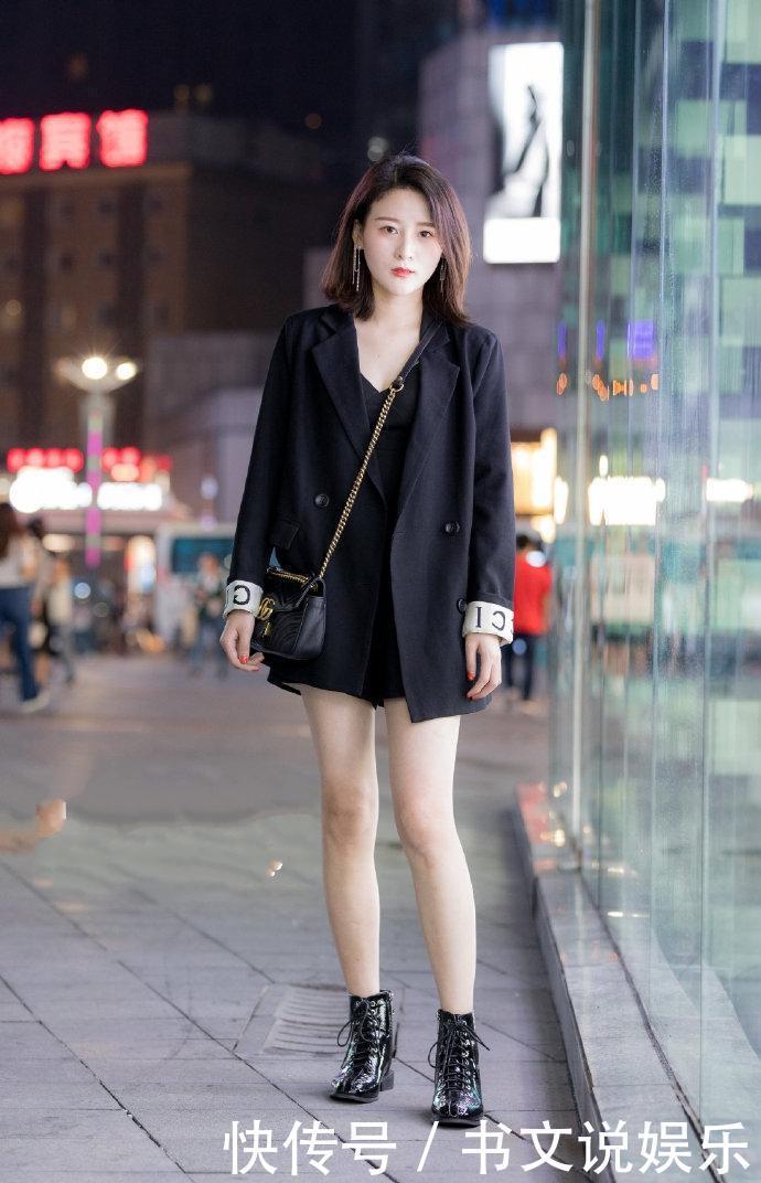 街拍开春穿搭做减法吧!这八款休闲简约风搭配,姑娘们穿着太美