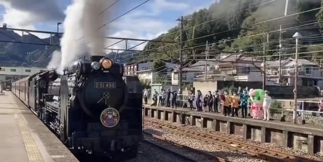 没想到|突破次元壁，无限列车在日本通车了？没想到的是机长就是炭治郎
