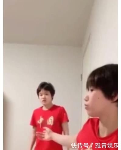 调皮捣蛋全红婵!红姐“使坏”被张家齐发现,小姐姐“训斥”红姐