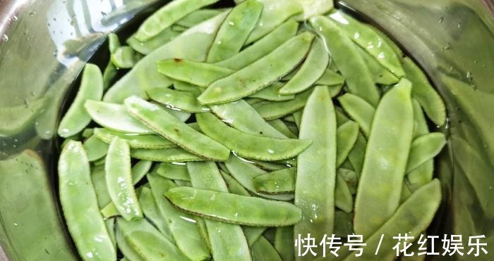 秋天，遇到此菜我从不手软，一次买10斤，晒干囤起来，冬天吃真香