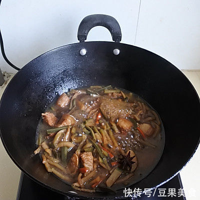 炖肉|鲜香美味，你从来没吃过的萝卜干炖肉