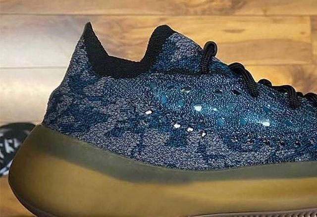 Yeezy 380新配色首次释出！网友：黑生胶2.0
