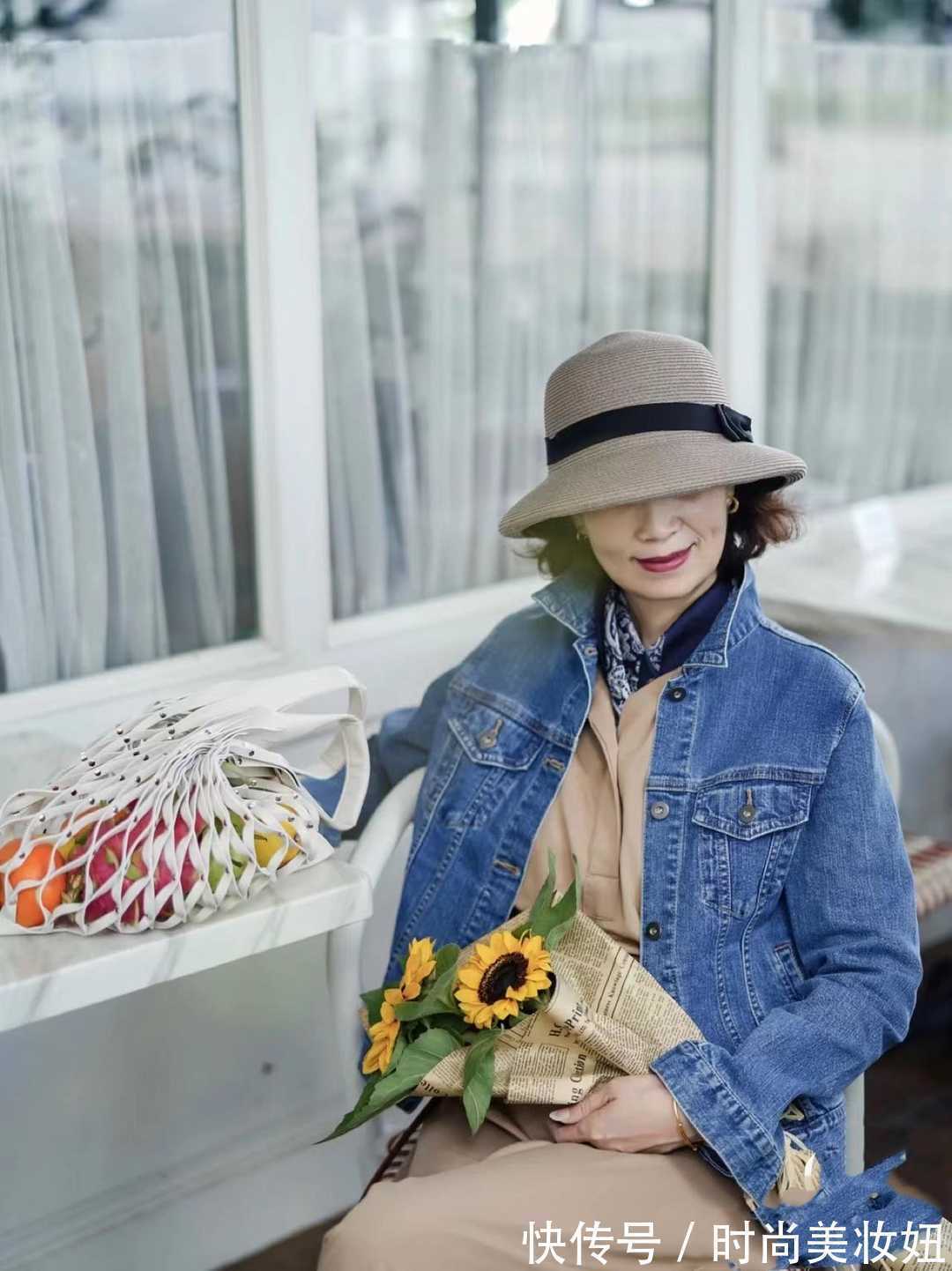 中年女人 真正懂打扮的中年女人,少不了一条“丝巾”,提升气质又洋气