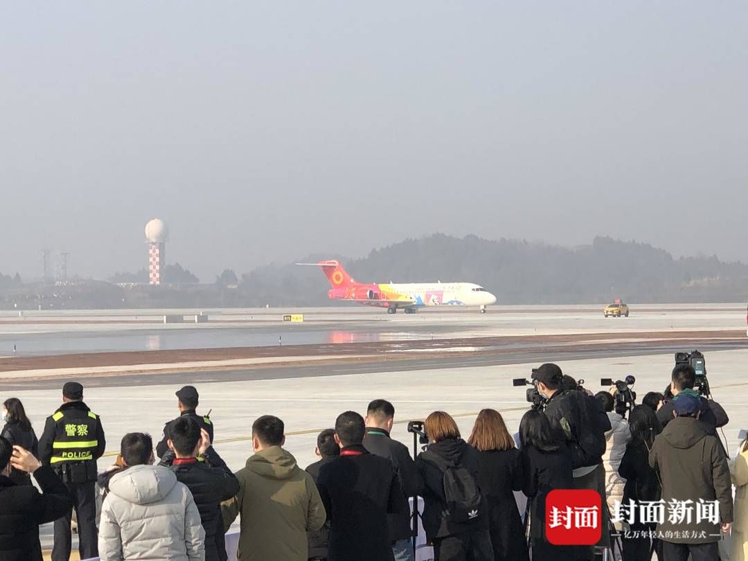 试飞成功！成都航空国产ARJ21飞机圆满完成天府国际机场试飞任务