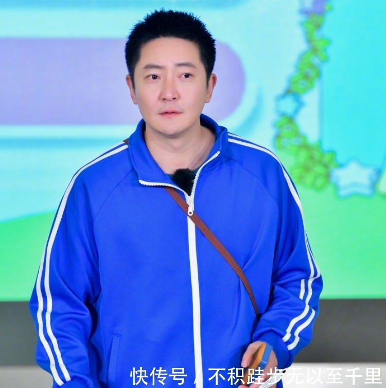 海报 第九期《极挑》海报,嘉宾穿校服,唯独黄明昊和飞行嘉宾不一样