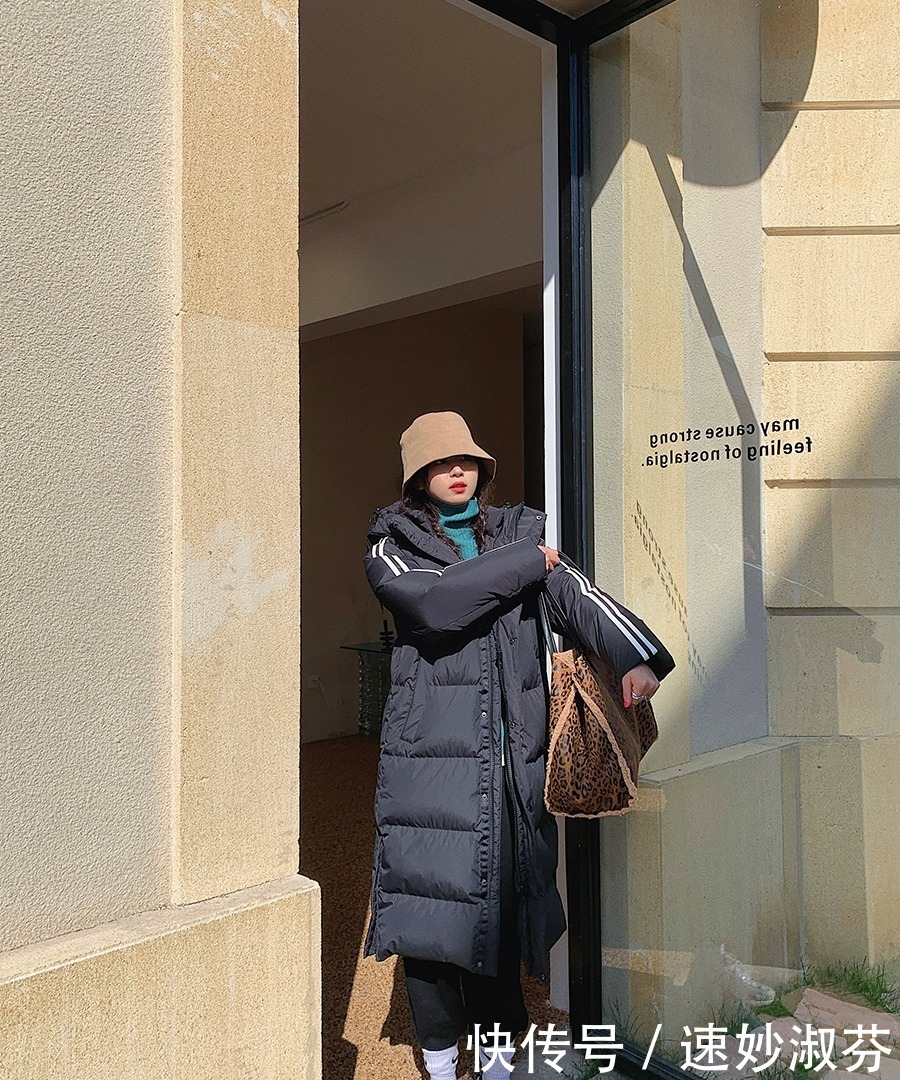 羽绒服|什么样的羽绒服更适合冬天穿?首选这4种颜色,太显白了!