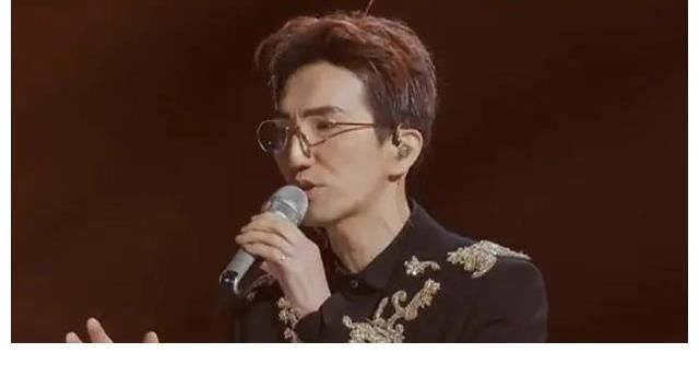 《哥哥》个人排名大洗牌：榜首换人，陈小春第四，言承旭让人意外