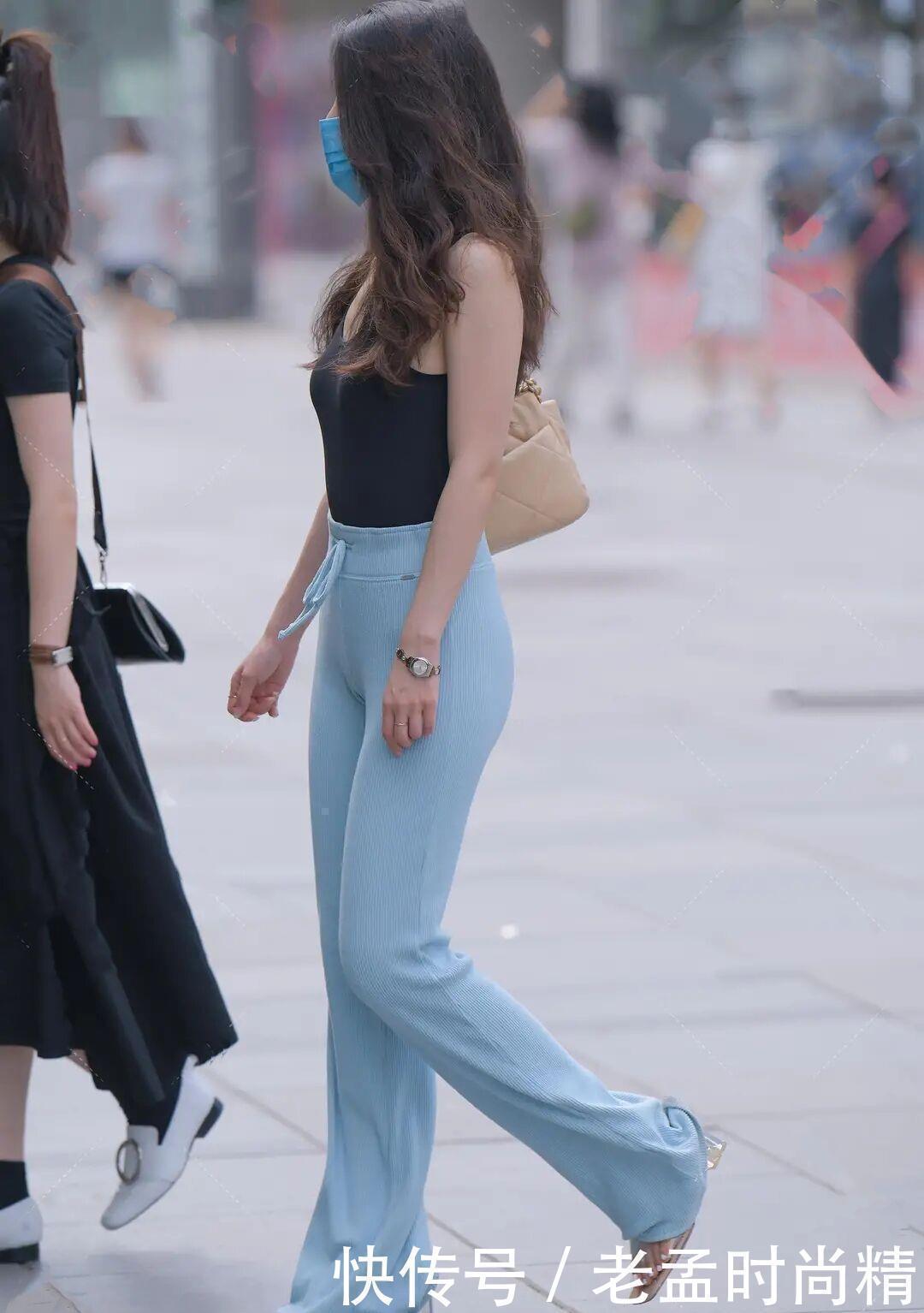 美女|还指望阔腿裤早过时了,今夏流行“女神裤”,穿着时髦又洋气