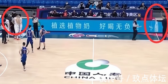 球员|李春江对喷马布里吃T!双方球员爆发口角冲突,比赛结束仍对喷