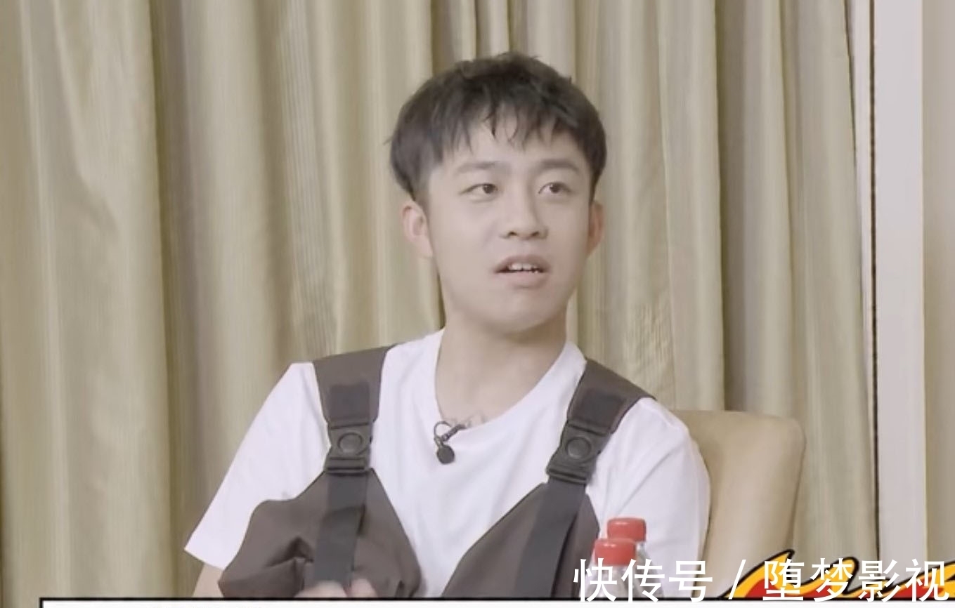 九龙|游戏黑洞张九龄:喝水喝出鼻涕泡,九龙温柔帮忙拧瓶盖