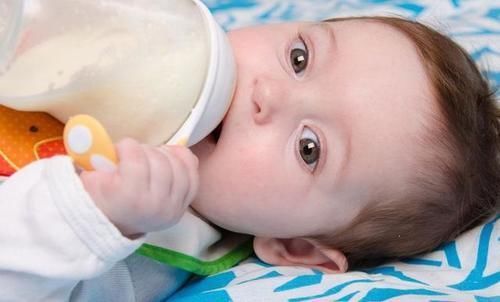 新生儿|新生儿吃得越多越好?娃吃没吃饱,这4个指标是重点