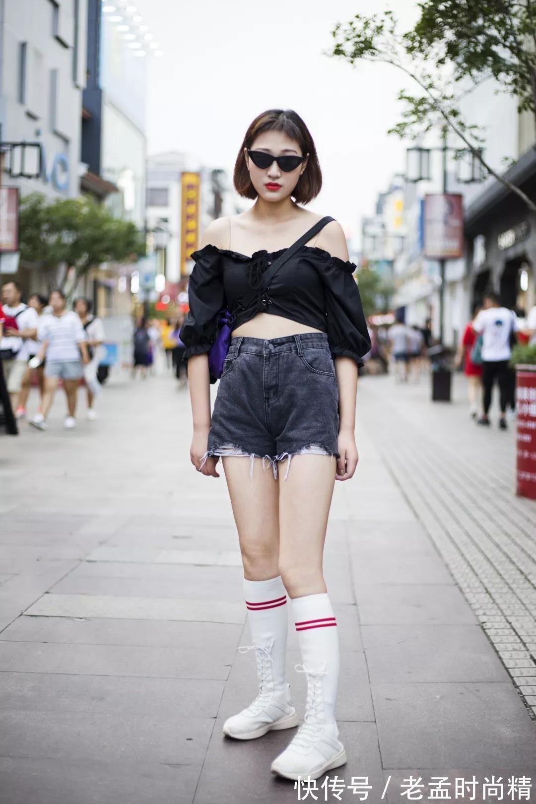 路人 街拍路人,时尚百搭的款式穿搭参考,根本不用看脸照样气质十足