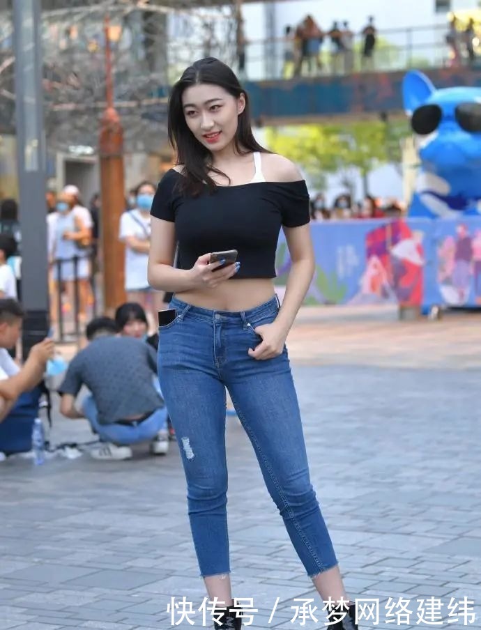 牛仔|街拍:入冬就穿修身牛仔