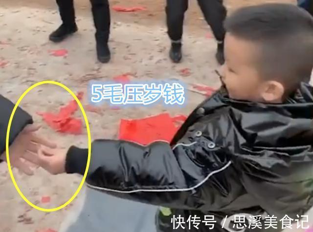 晚辈|辈大压人：3个月大的“舅舅”接受外甥磕头拜年，全程表情淡定