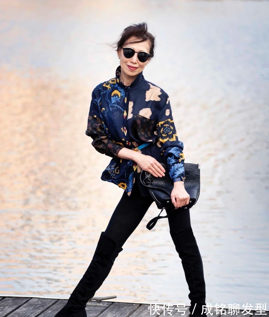 包臀裙 建议五六十岁的女人,日常穿搭别太花哨,不好搭配还会显得俗气