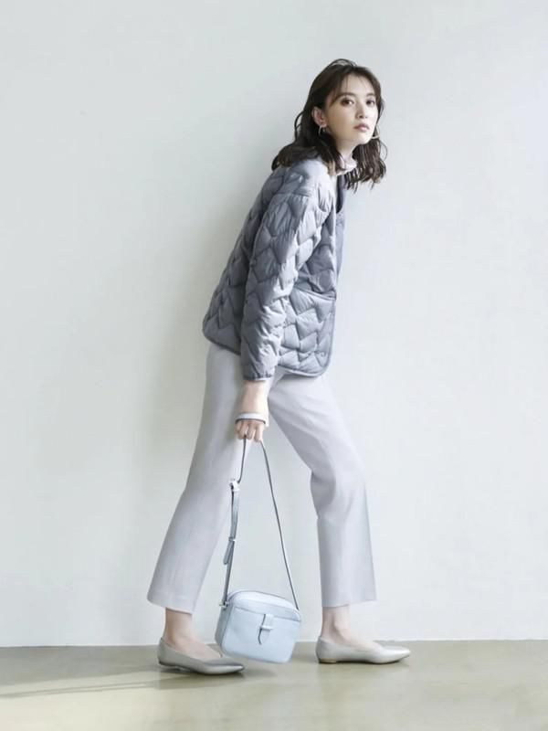 蓝色系才是早春流行色，时尚博主的“气质蓝”穿搭，令人眼前一亮