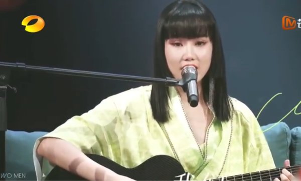 姐姐团综收官，演唱会回到最初成团舞台，爷青回场面太好哭了