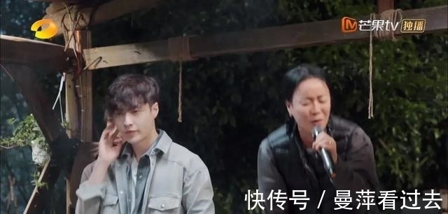 彭彭|那英在《向往的生活》里的演唱會,真的是又尷尬、又好笑、又上頭