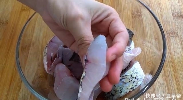 这才是草鱼最好吃的做法,简单一做,端上桌就光盘,天天吃不够