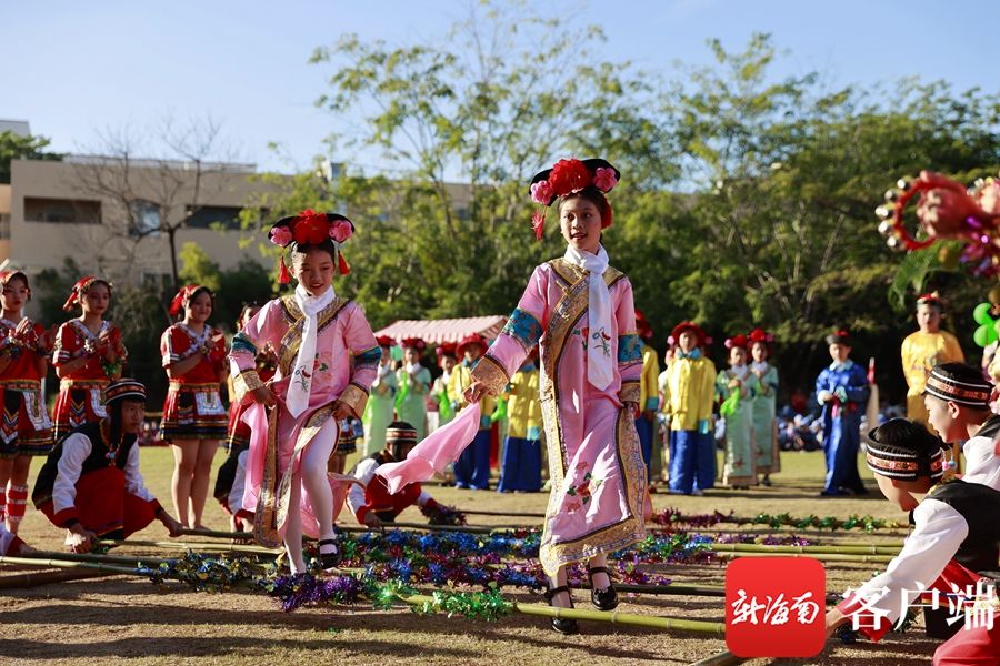 三亚华侨学校|原创组图丨三亚中小学校欢歌乐舞迎新年