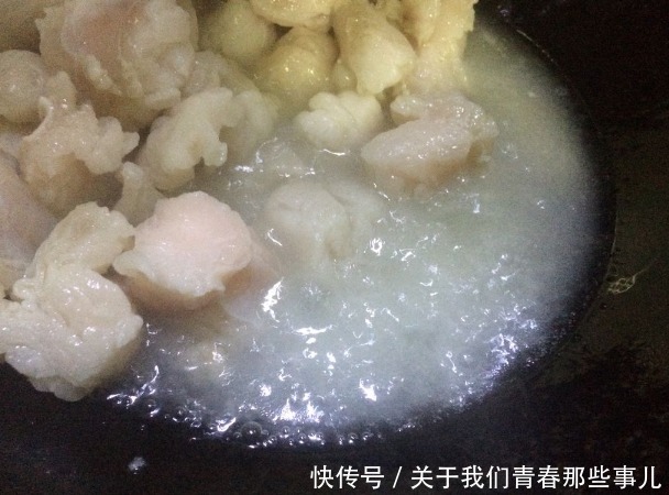 洁白|熬猪油时,只会加盐还不够!多加3样,猪油洁白香浓,放1年不会坏