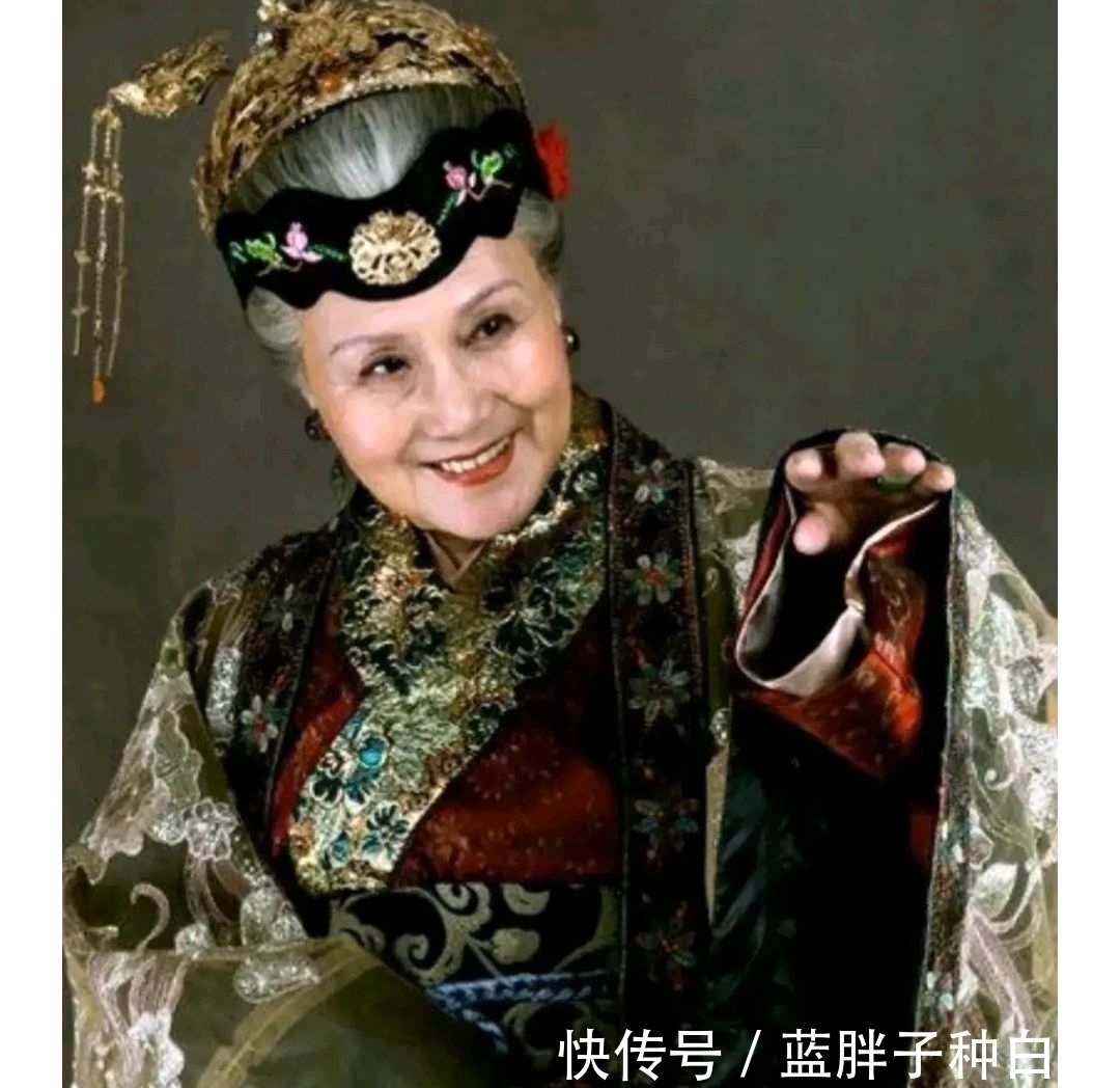 二姐!王熙凤叫起撞天屈,尤二姐的孩子不是她害的,这件事是贾母做的