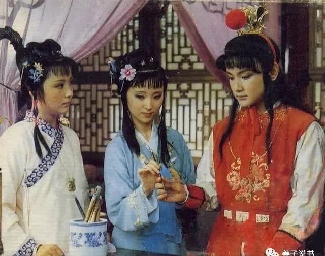 贾宝玉|贾桂是末世里独一无二的新生儿,他并不是贾宝玉与薛宝钗的孩子