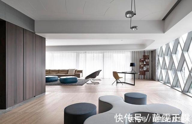 简约|有钱就买大平层吧!320㎡打造简约轻奢范,进屋太羡慕了!