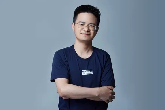 二维码|想征服精密光学的AI团队,差点被一个隐形二维码拦住
