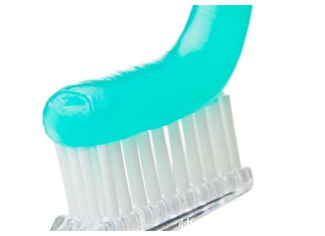 项链|女人长时间戴“银手镯”,后来怎么样了别只知其一不知其二