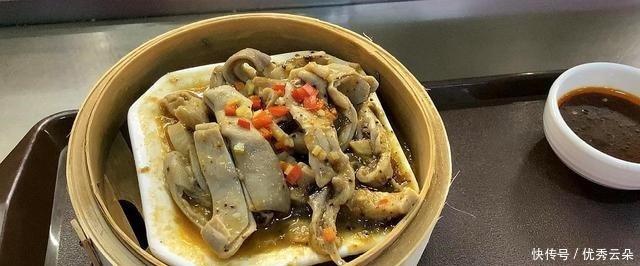 这个地方的人一整天都泡在“茶”里,原来喝茶不止为茶还有别的