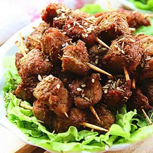 开开心心过大年，餐桌上少不了的下酒菜，色泽诱人特美味，可口！