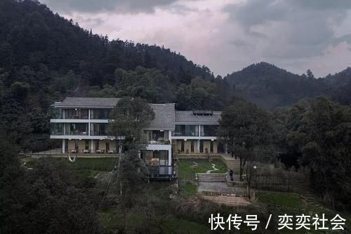 草木|他归隐山林,租了栋800㎡废弃三合院,改造后,却让网友羡慕不已