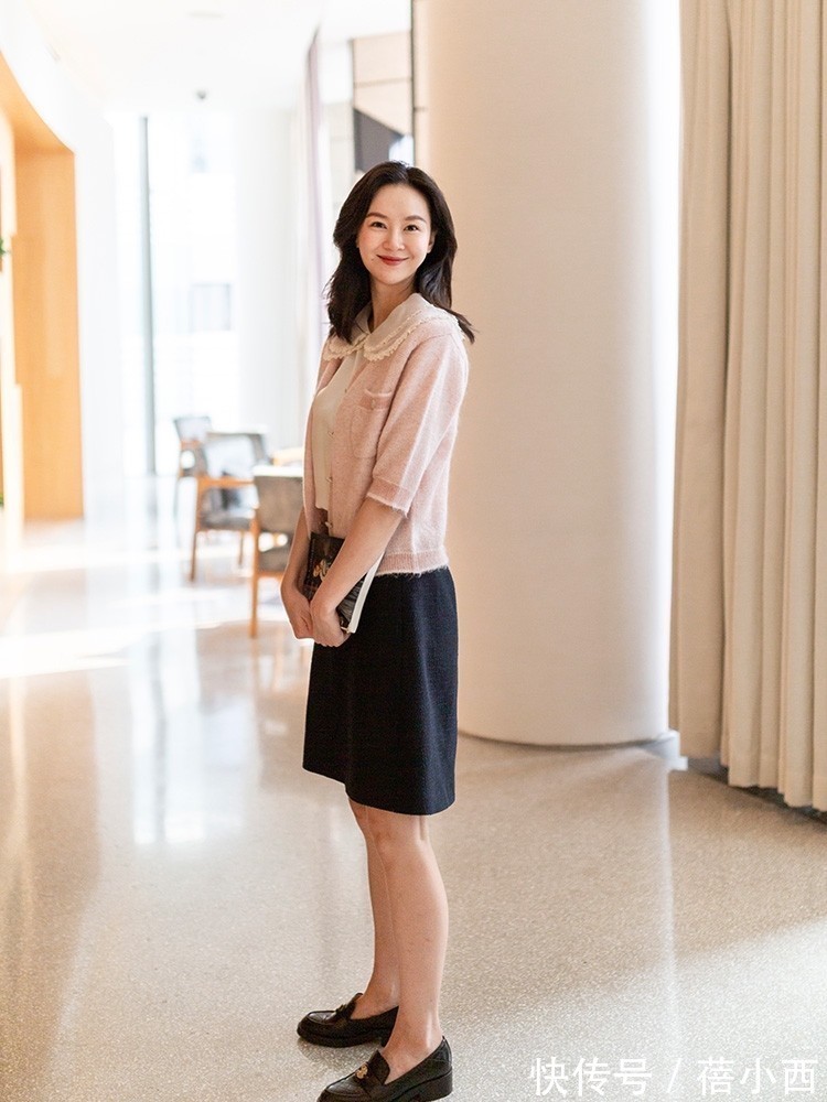 秋季|女人到了四五十岁,秋天穿外套选这6件超百搭,得体时髦又显气质