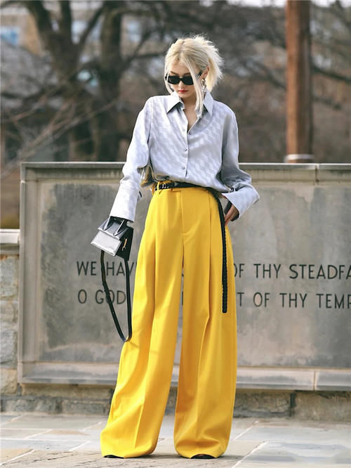 2021年早春“流行色”公布啦！时髦的女生早就穿上了，那么你呢？