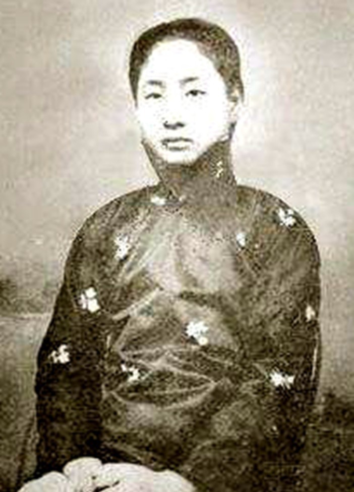 人到中年|“民国奇女”小凤仙,人到中年嫁给锅炉工,她后来的结局怎么样?