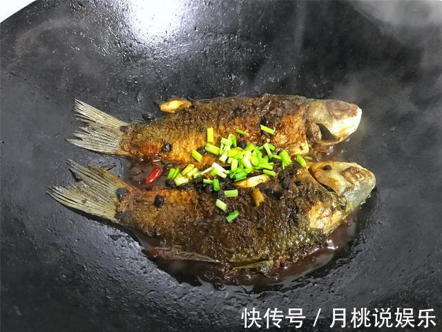 鲫鱼此做法太好吃了,多加一料,鲜嫩不腥,饭店都吃不到