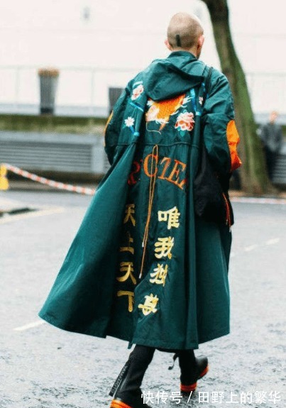 |搞笑GIF:你干嘛无缘无故扇我,不知道会扇得手疼吗?