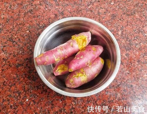 红薯别总煮着吃，加点糯米粉煎一煎，香甜又好吃