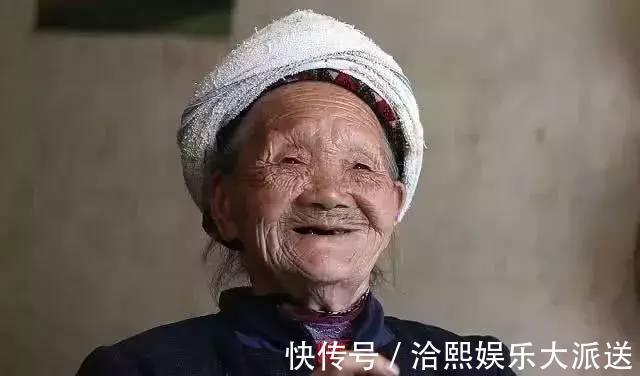 抽烟喝酒|133岁老人抽烟喝酒不运动,他的长寿秘籍自己从不碰一件事