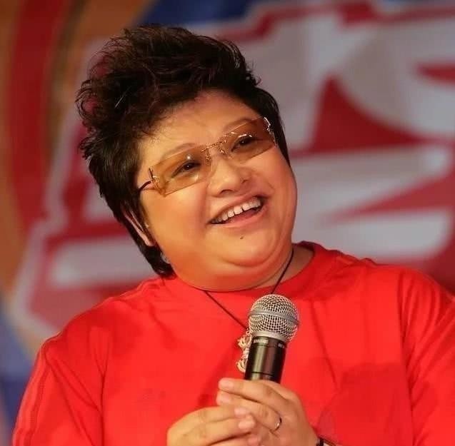 书法！韩红虽不是书法家，但她笔法灵动飘逸，书功不输书协专家