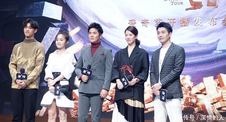 制胜|梁咏仪42岁都遮不住女神气质,波浪头+小西装简约制胜,太优雅