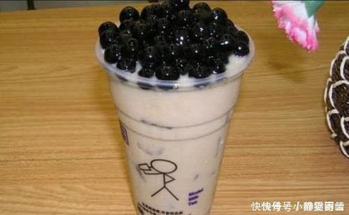 一天喝一杯奶茶的你,知道这些珍珠怎么来的吗,看完还敢吃