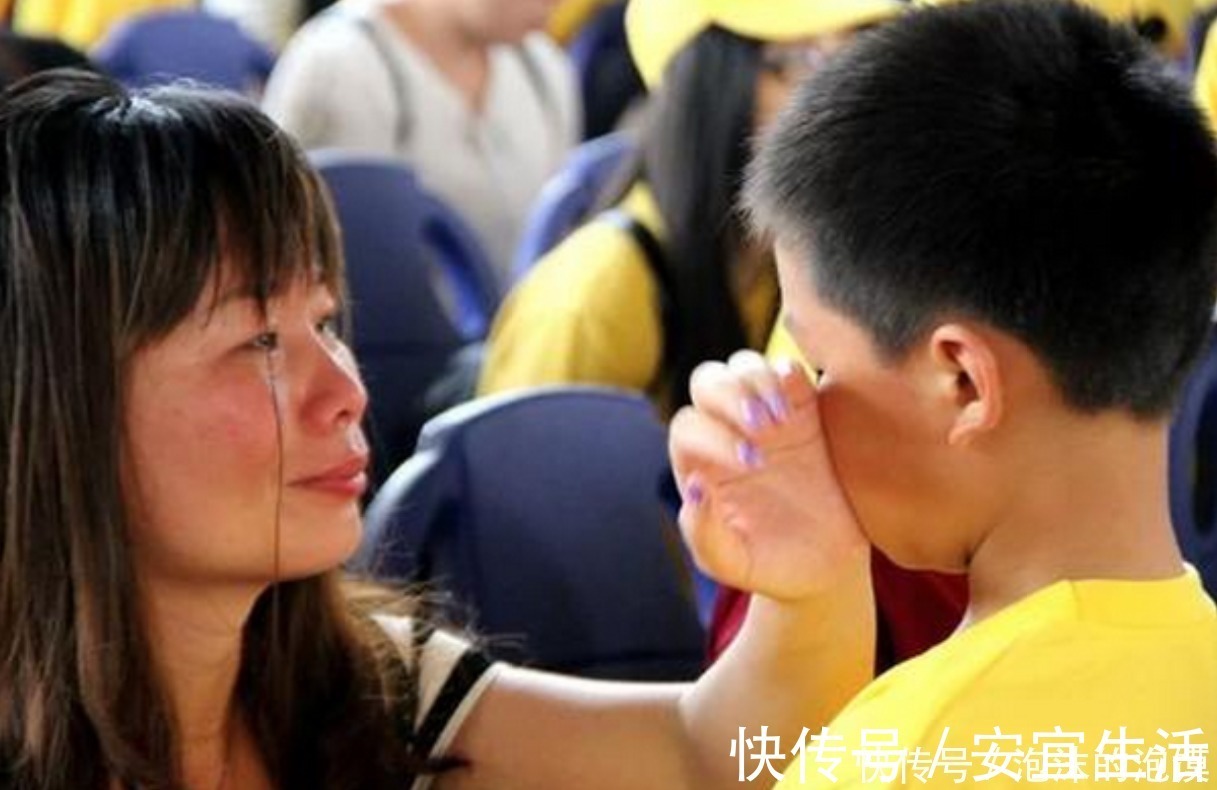 家长|孩子遇事动不动就哭？李玫瑾教授直言：可能是家长的反应出了问题