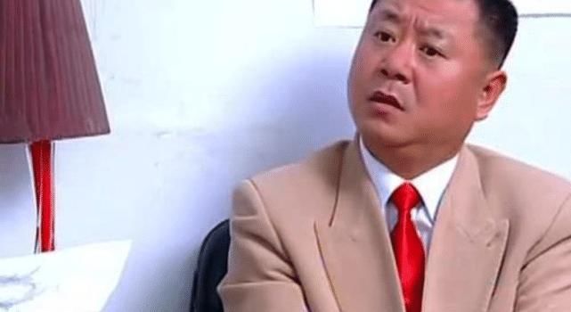 八个字|感动范伟在饭店吃饭,粉丝为其结账,临走时说了这八个字