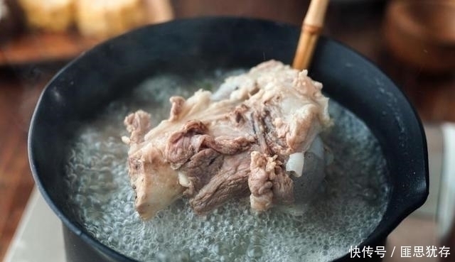 无论炖什么肉,万万不能直接焯水少了这一步,难怪又老又腥