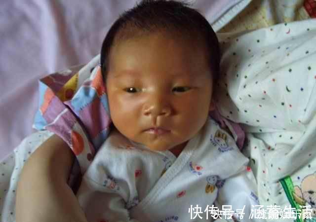 宝妈|新生儿“自带三天口粮”不用喂别盲目迷信母乳,坑了娃